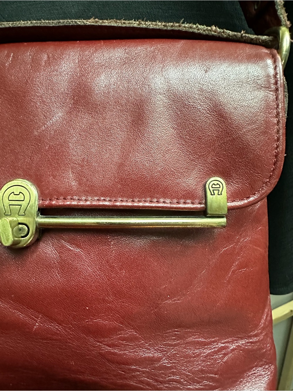 Vintage Etienne Aigner Handmade Oxblood Leather Purse - Picture 10 of 12